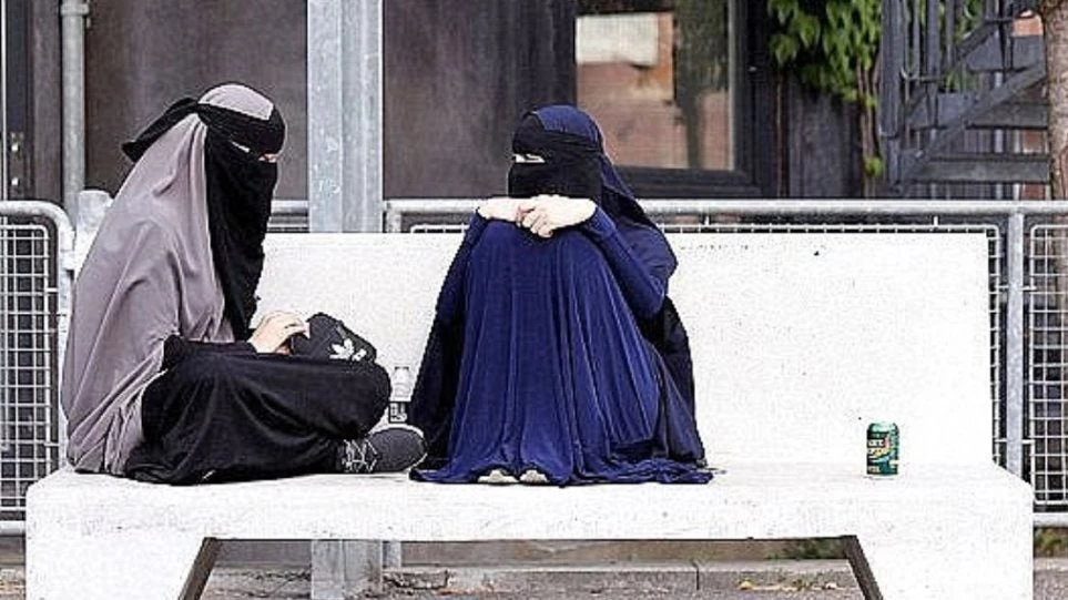 Τουρκάλα πλήρωσε πρόστιμο 135 ευρώ γιατί μπήκε με μπούρκα σε αστυνομικό τμήμα της Δανίας